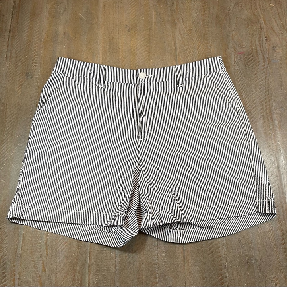 a new day shorts Size 12 stretch Blue Striped High Waist